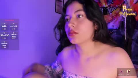 Snapshot of violet_blaze chatting on 1, 11, 2025 online show from 1, 11, 2025