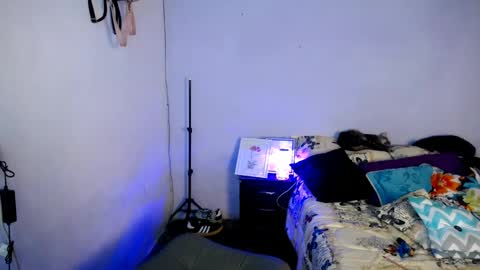 violet_hyuga online show from 20, 2, 2025