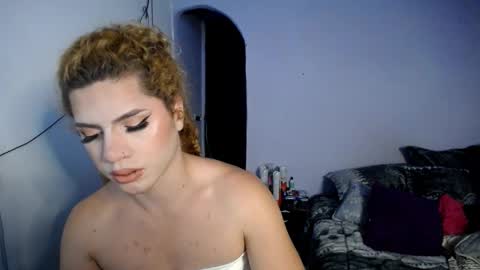 Snapshot of violet_hyuga chatting on 9, 9, 2025 violet_hyuga online show from 9, 9, 2025