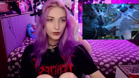 Snapshot of violet_noir_ chatting on 28, 1, 2025 Deya online show from 28, 1, 2025