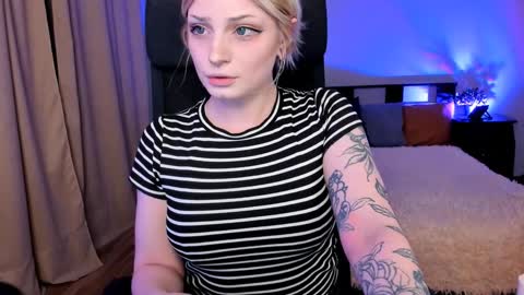 violet_oblivion online show from 1, 12, 2024