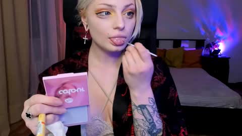 violet_oblivion online show from 19, 12, 2024