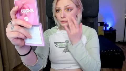 violet_oblivion online show from 6, 1, 2025