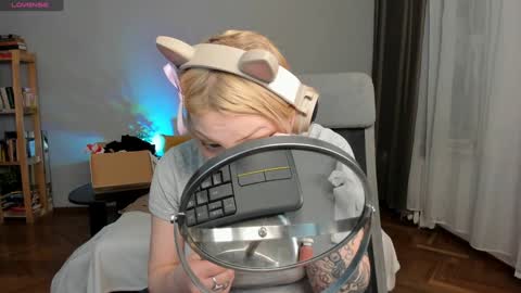 violet_oblivion online show from 19, 1, 2025