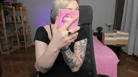 violet_oblivion online show from 26, 1, 2025