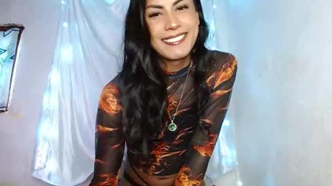 Snapshot of violet_sexhot28 chatting on 3, 1, 2025 violet_sexhot28 online show from 3, 1, 2025