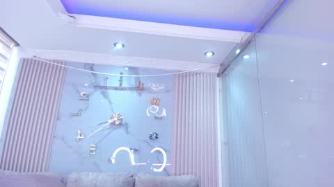 Snapshot of violet_spencer chatting on 7, 3, 2025 Violeta online show from 7, 3, 2025