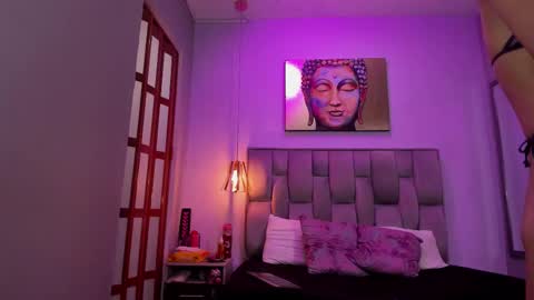 Snapshot of violet_storm_ chatting on 15, 12, 2025 violet_storm_ online show from 15, 12, 2025