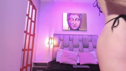 Snapshot of violet_storm_ chatting on 19, 12, 2025 violet_storm_ online show from 19, 12, 2025