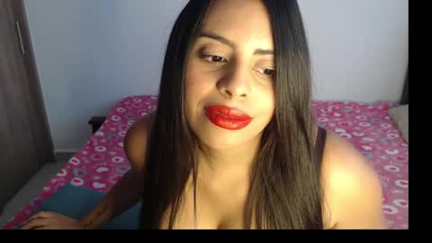 Snapshot of violeta_53 chatting on 5, 3, 2025 Violeta online show from 5, 3, 2025