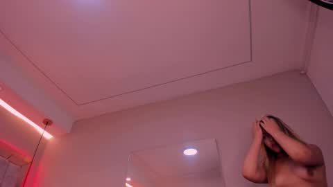 Snapshot of violeta_abel chatting on 14, 9, 2025 Violeta  online show from 14, 9, 2025
