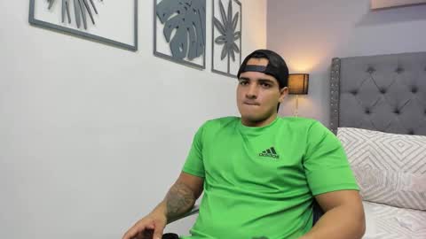 VIOLETA AND MAXX online show from 2, 12, 2025