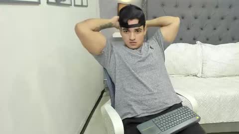 VIOLETA AND MAXX online show from 18, 12, 2025