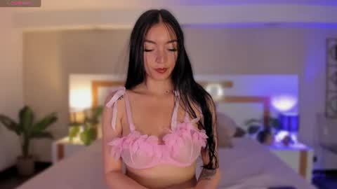 Violeta  online show from 24, 6, 2026