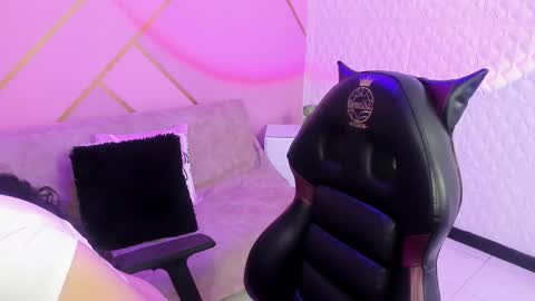     online show from 22, 12, 2025