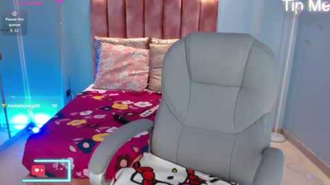 Violeta leon online show from 13, 6, 2026