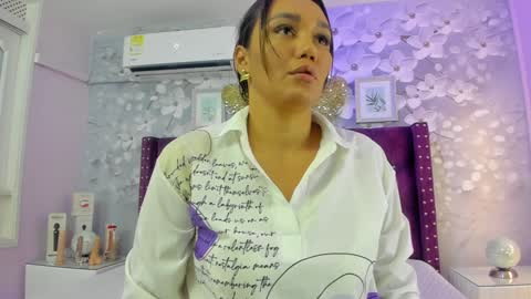violeta_medina online show from 22, 12, 2024