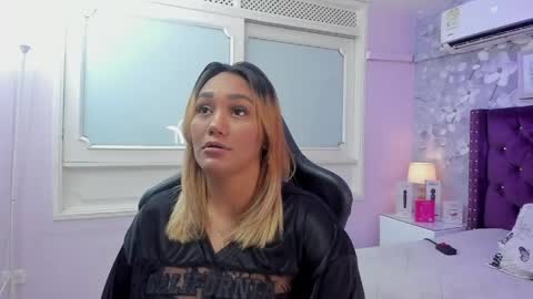 violeta_medina online show from 20, 5, 2026