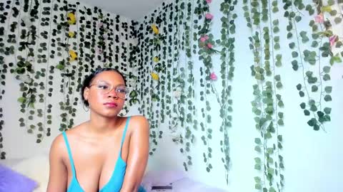 Snapshot of violeta_milleer chatting on 3, 2, 2025 Violeta online show from 3, 2, 2025