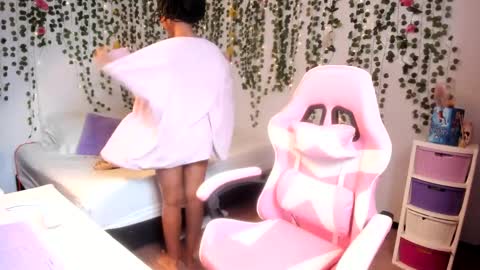 Snapshot of violeta_milleer chatting on 3, 10, 2025 Violeta online show from 3, 10, 2025