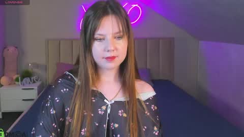 Snapshot of violeta_paul chatting on 7, 6, 2026 Violeta online show from 7, 6, 2026
