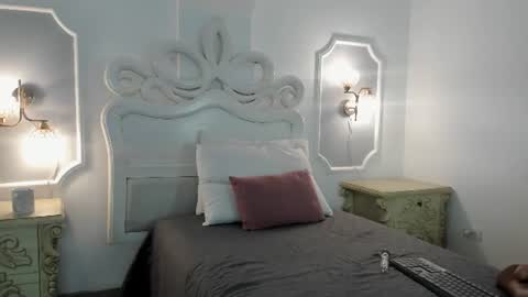 violeta_sannz online show from 15, 6, 2026
