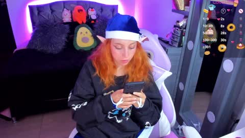Snapshot of violetaarey chatting on 24, 12, 2024 Violeta Help me reach 150 thumbs up online show from 24, 12, 2024