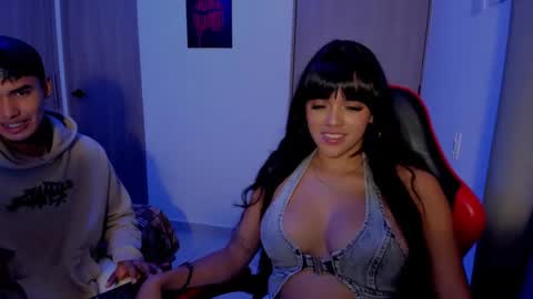 Violet and Austin online show from 4, 10, 2025