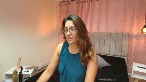 Snapshot of violetascott_ chatting on 17, 2, 2025 VIOLETA online show from 17, 2, 2025