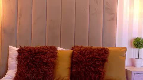 Cute Violet online show from 17, 9, 2025