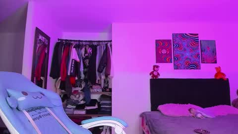 Violet online show from 30, 11, 2025