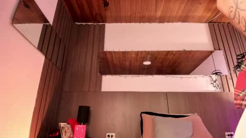 Violet online show from 26, 2, 2026