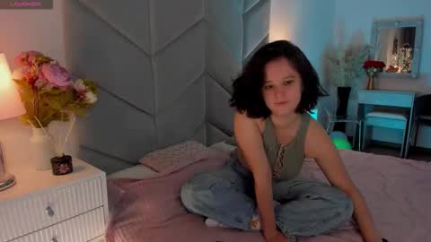 Snapshot of violetferguson chatting on 5, 10, 2025 Violet online show from 5, 10, 2025