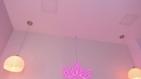 Violeth Hill online show from 4, 2, 2025