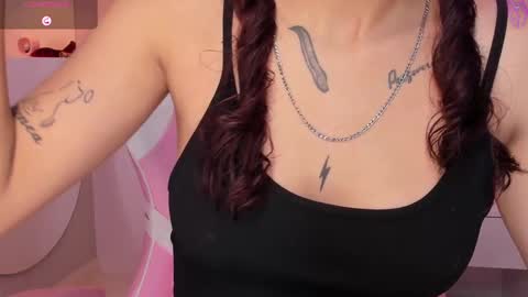 Violeth Hill online show from 12, 2, 2025