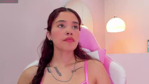 Violeth Hill online show from 18, 2, 2025