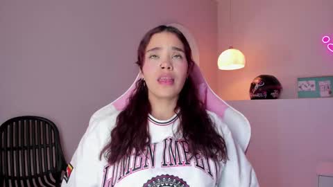 Violeth Hill online show from 26, 2, 2025