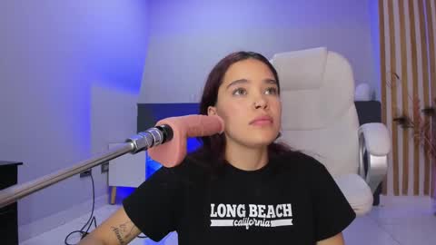 Violeth Hill online show from 6, 3, 2025