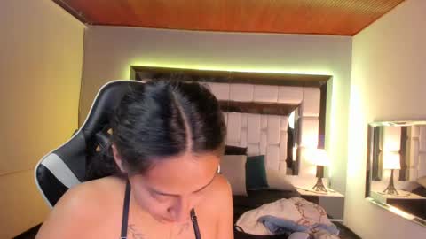 violetskinny online show from 23, 12, 2024