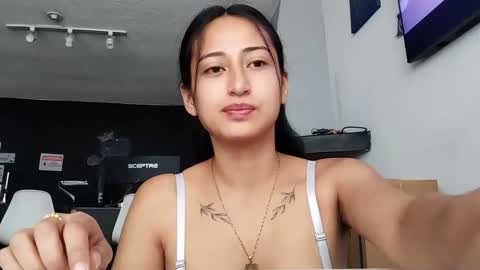 violetskinny online show from 19, 1, 2025