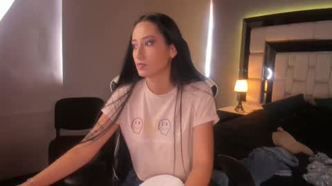 violetskinny online show from 4, 2, 2025