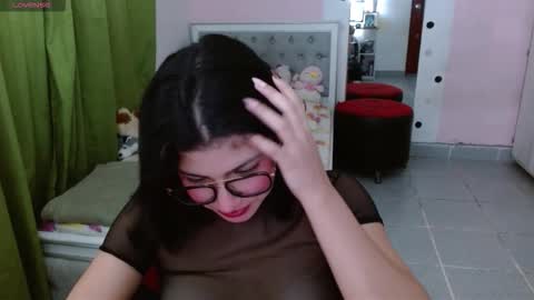 Snapshot of violett_11 chatting on 2, 12, 2025 violett_11 online show from 2, 12, 2025