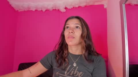 violett_24_ online show from 12, 3, 2025