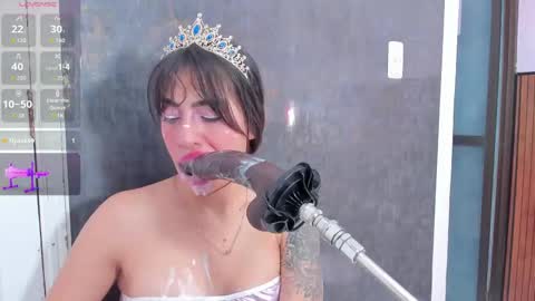 Snapshot of violett_collins_ chatting on 28, 9, 2025 Violett online show from 28, 9, 2025