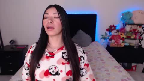 violeta  online show from 11, 3, 2025
