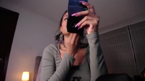 Snapshot of violett_queen122 chatting on 3, 10, 2025 violett_queen122 online show from 3, 10, 2025