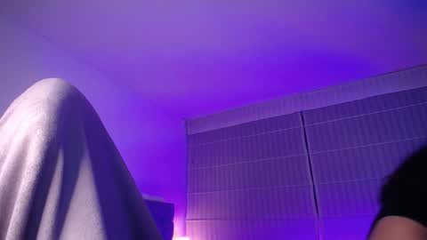 Snapshot of violett_queen122 chatting on 21, 10, 2025 violett_queen122 online show from 21, 10, 2025