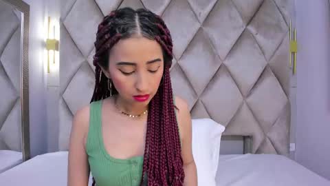 Snapshot of violett_rabbit_ chatting on 18, 10, 2025 Violett online show from 18, 10, 2025