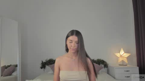 violetta_finch online show from 6, 12, 2024
