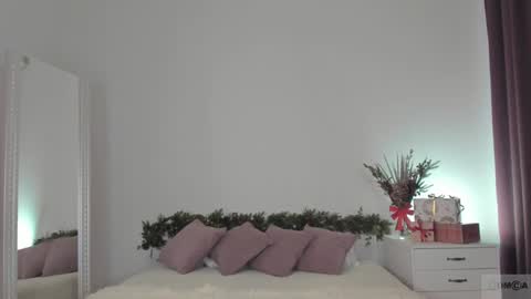 violetta_finch online show from 13, 12, 2024
